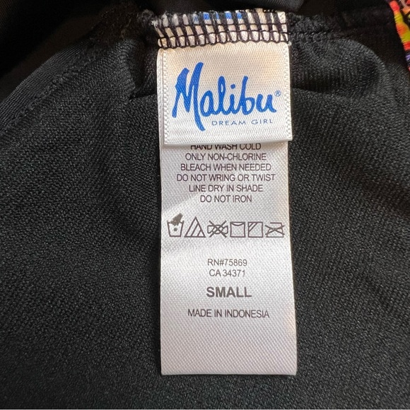 Malibu Black Rockin Vibrations Flounce Bikini Top. NWT. Size Small. - Picture 5 of 7